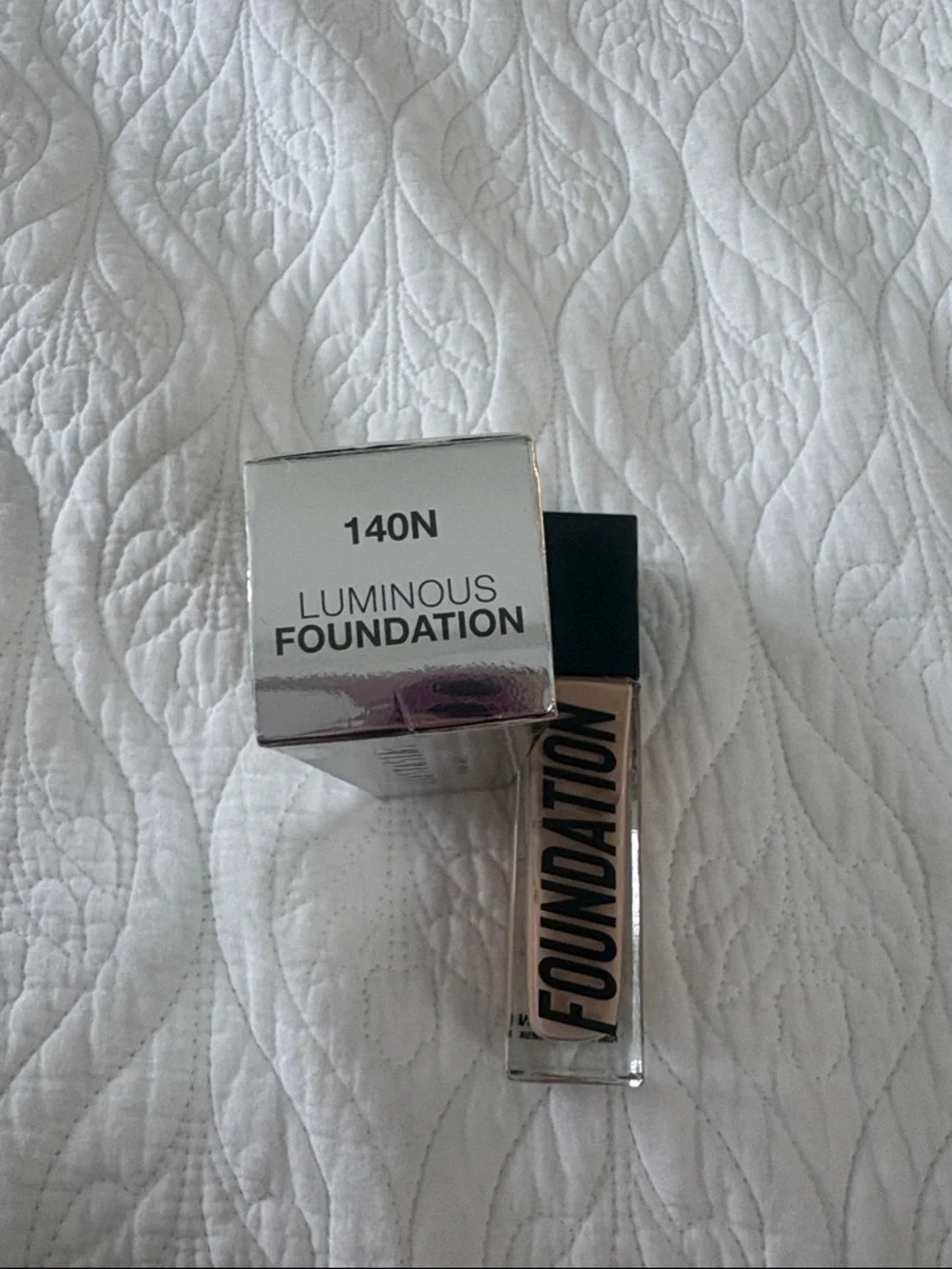 Anastasia Beverly Hills Luminous Foundation - shade 140N. Brand new in packaging
